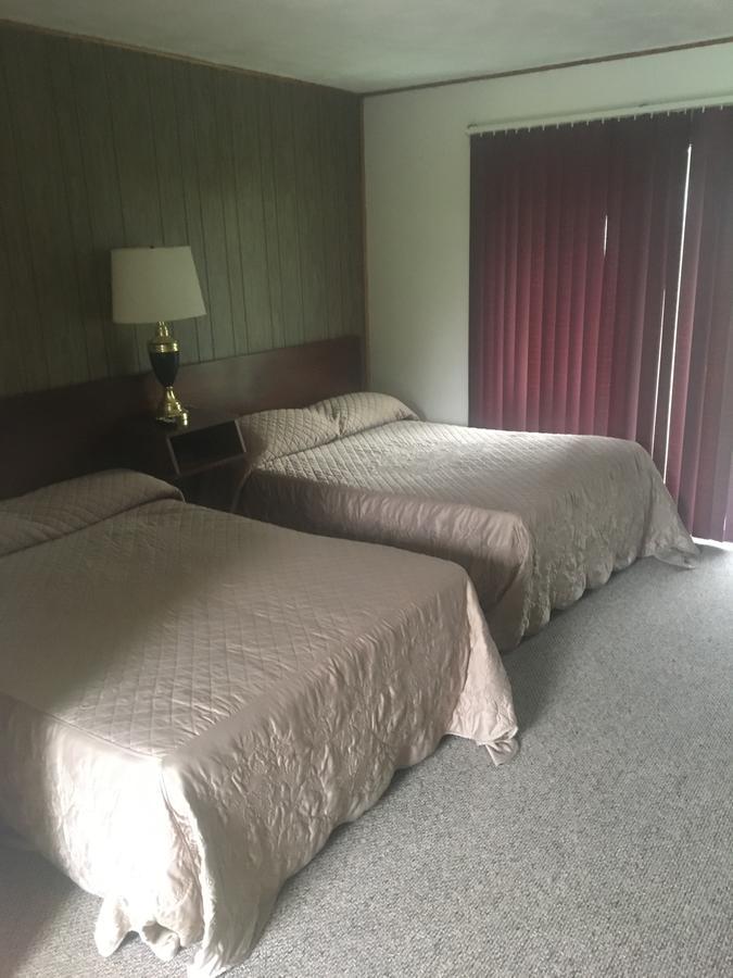 Michael Dee'S Motel East Durham Exterior foto